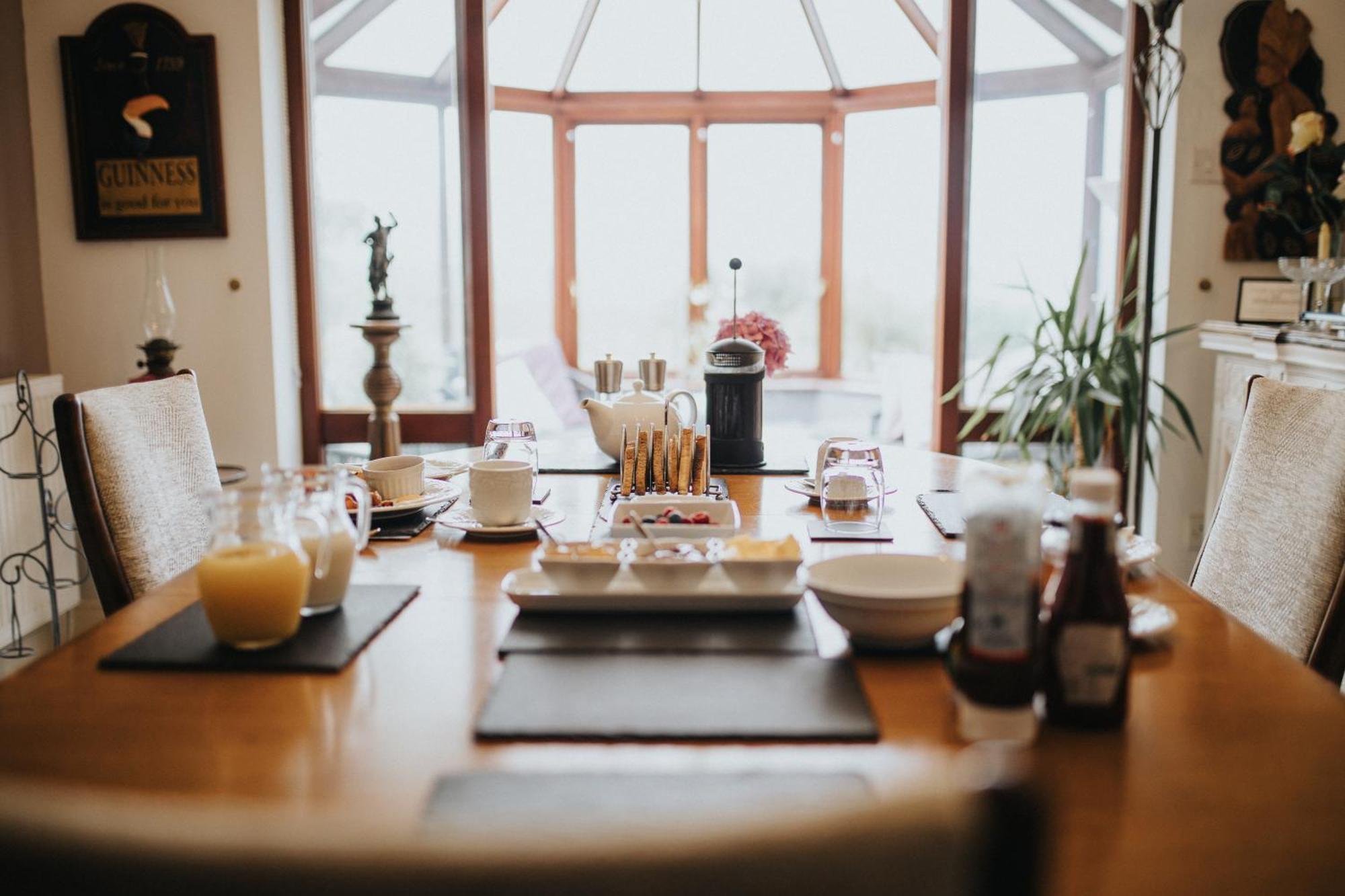 Ferlas Bed And Breakfast Penrhyndeudreath Bagian luar foto